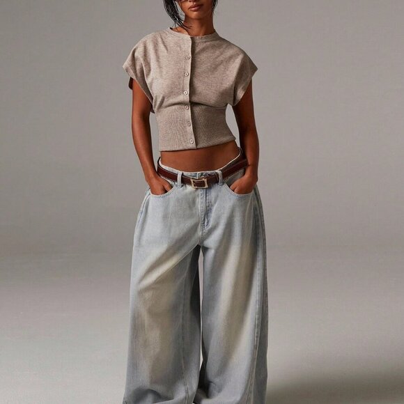 Casual Women's Minimalist Button-Front Batwing Sleeve Knit Sweater Vest - Picture 4 of 5